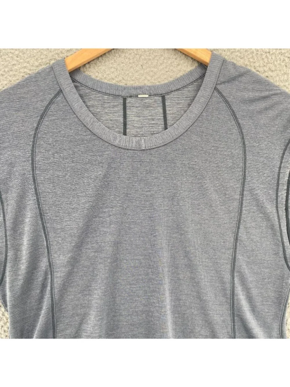 Lululemon Pace Perfect Short Sleeve Heathered Sterling Top Womens 10 Gray Tank
